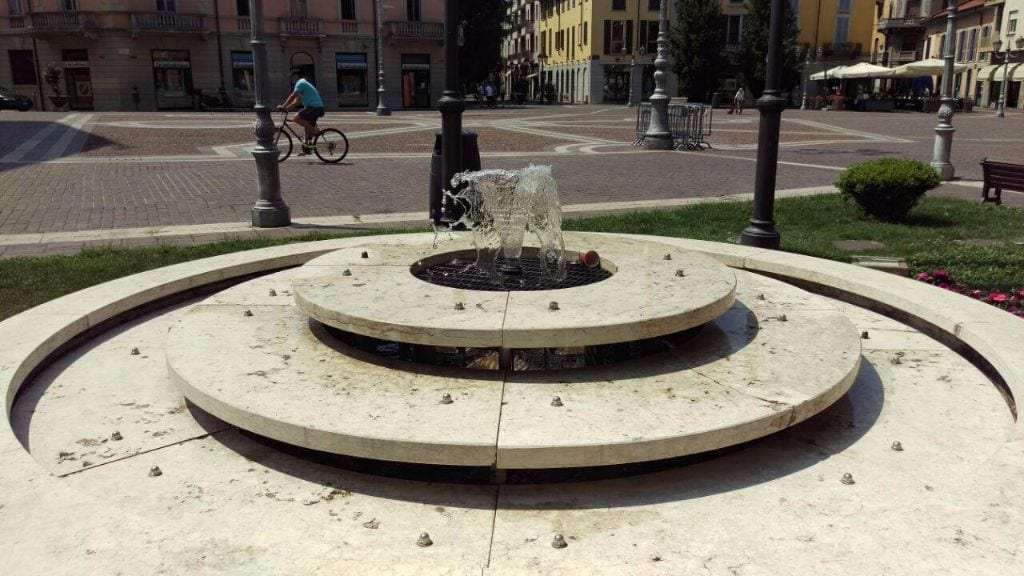 04072016 fontana piazza libertà (2)