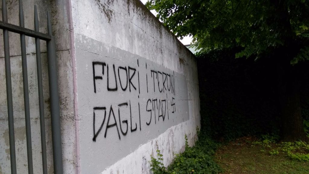 Scritte naziste allo stadio, Lara Comi: “Saronno non ha bisogno di questo”