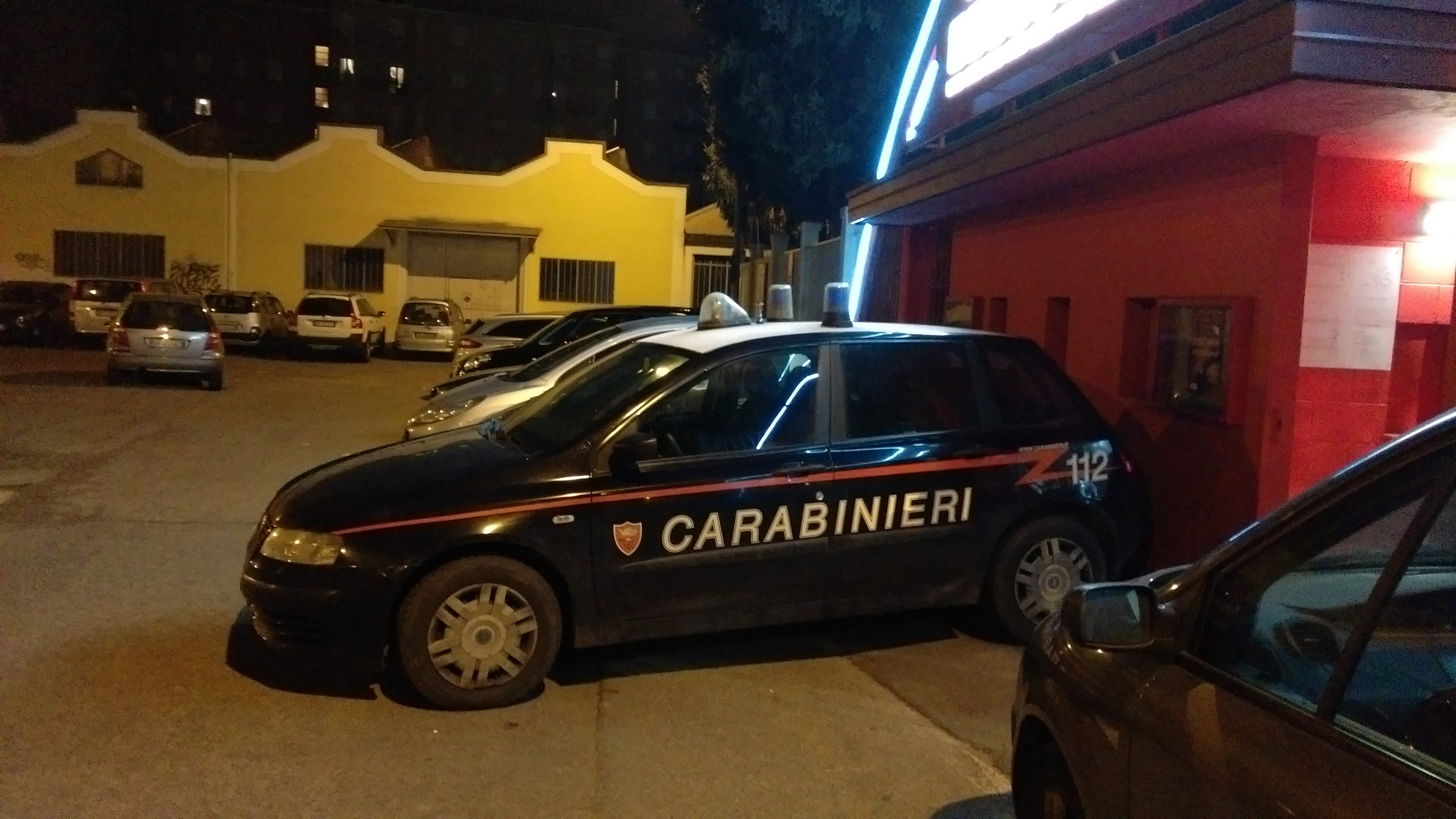 Saronno, ubriaco vandalizza 5 auto in sosta in via Don Volpi