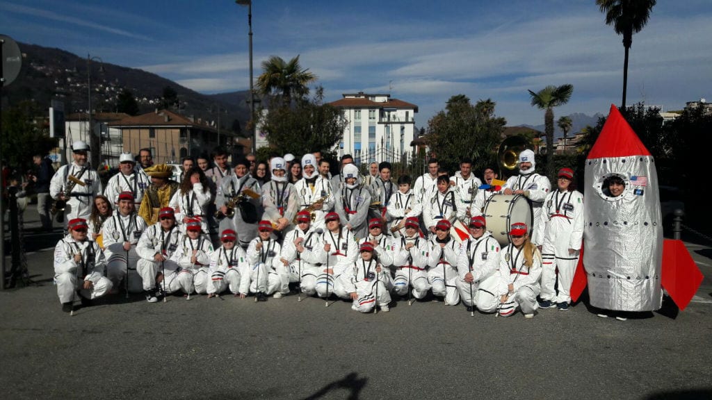 Gerenzano, banda e majorettes al Carnevale di Stresa