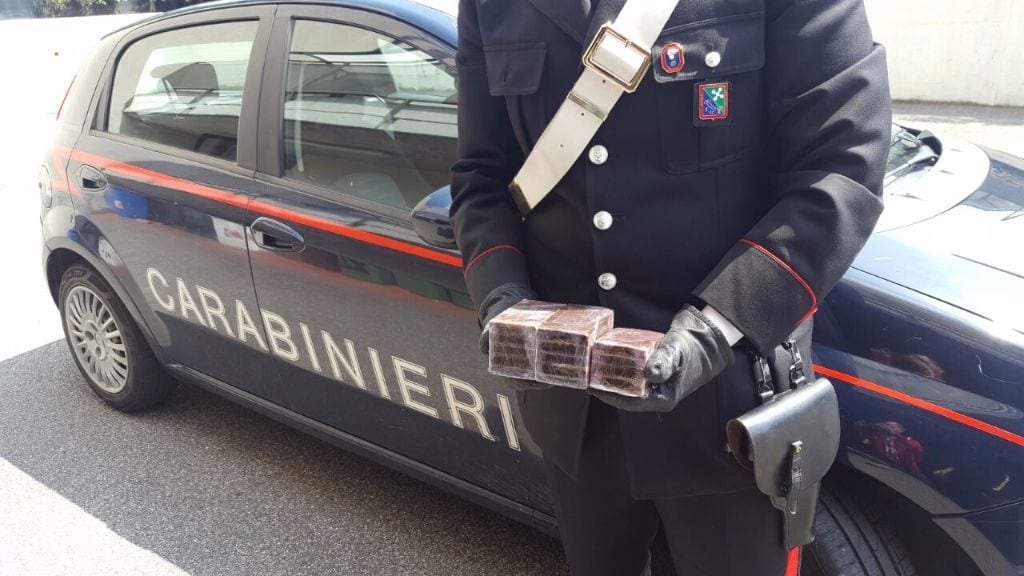Colpo grosso dei carabinieri: sequestrati due chili e mezzo di droga