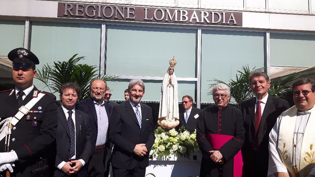 Raffaele Cattaneo accoglie l’effige della Madonna pellegrina