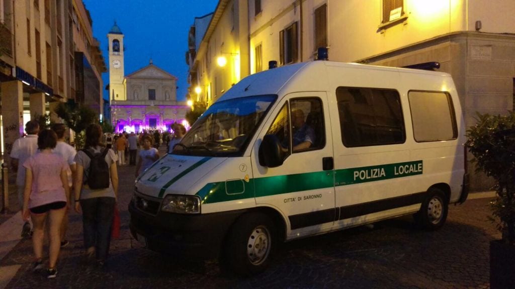 La paura si fa strada anche a Saronno: misure anti-terrorismo in piazza
