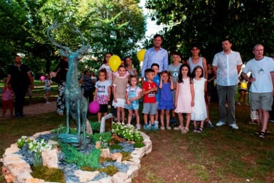 Ceriano Laghetto: inaugurata al parco la statua del cervo “Re Brughetto”