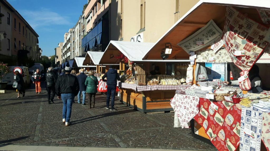 Il mercatino di Natale trentino s’allunga in corso Italia