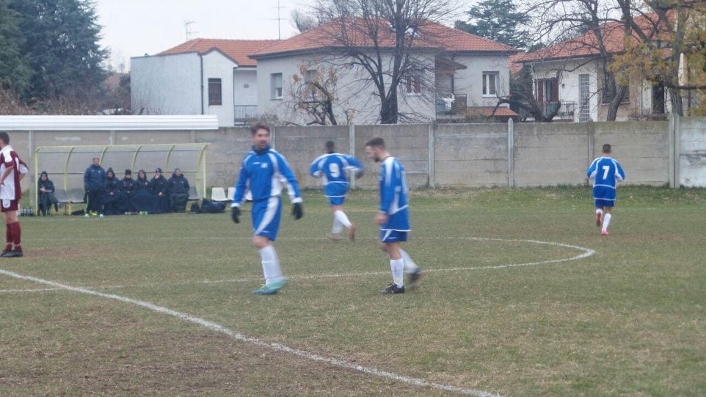 Calcio 2′ categoria Gerenzanese strappa un punto nel derby col Turate