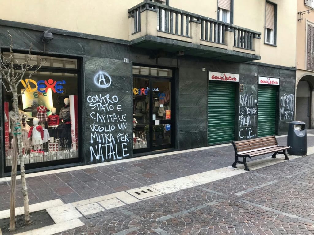 “Cento mila euro per il raid anarchico di Natale. Li chiediamo al Ministero”