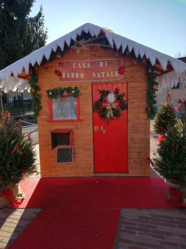 Gerenzano, vandali alla casetta di Babbo Natale