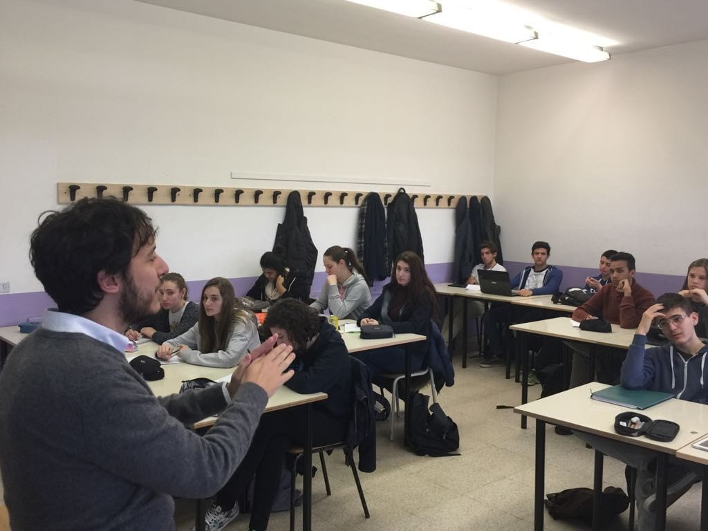 Diego Marturano porta la passione del giornalismo sportivo in classe