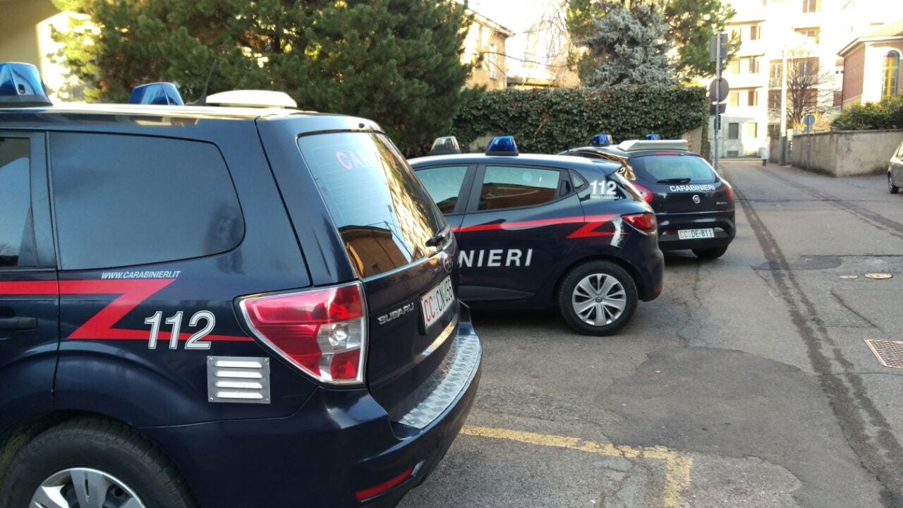 Caronno: ladri sorpresi dalla vittima, arrestati dai carabinieri. C’è anche una 17enne