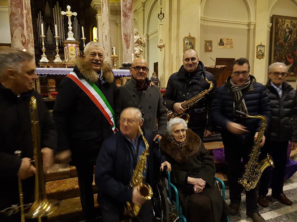 Cislago: festa in musica per la centenaria Enrichetta Ganzebi