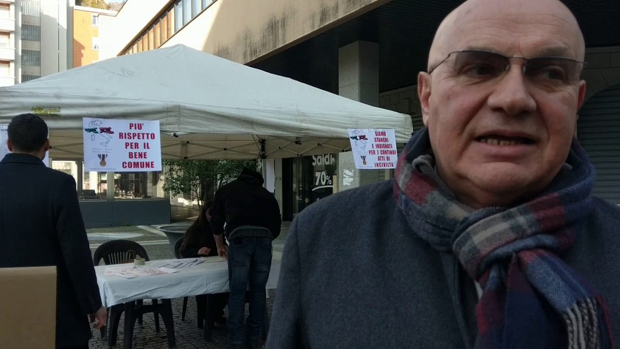 Raccolta firme “anti Telos”: dopo la firma del sindaco in piazza, si prosegue online