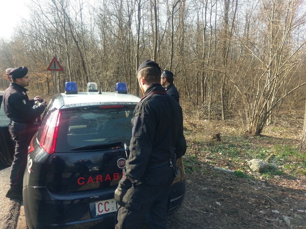 Cislago e Gerenzano, controlli al bosco: 4 denunciati e spunta anche telefonino rubato
