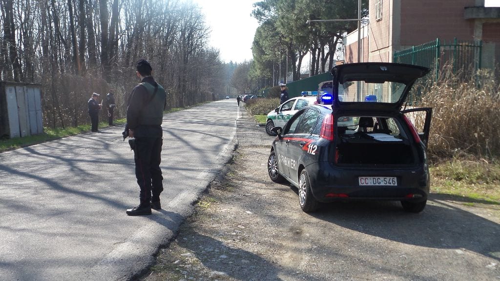 Aspiranti ladri al Biopark: allarme e carabinieri li costringono alla fuga