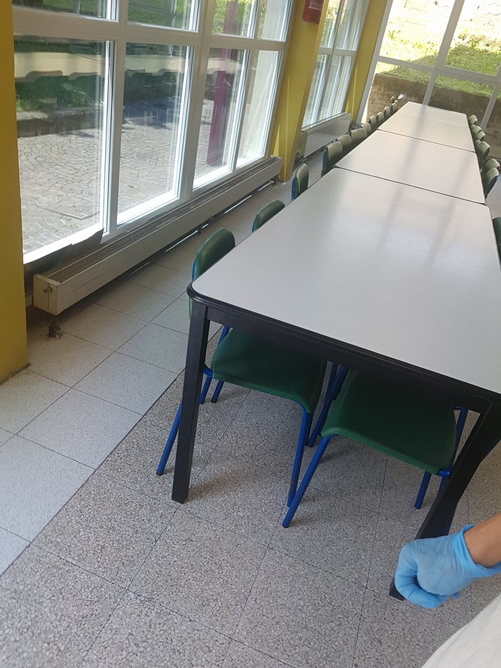 Cislago: pellicole termiche sui vetri della mensa scolastica