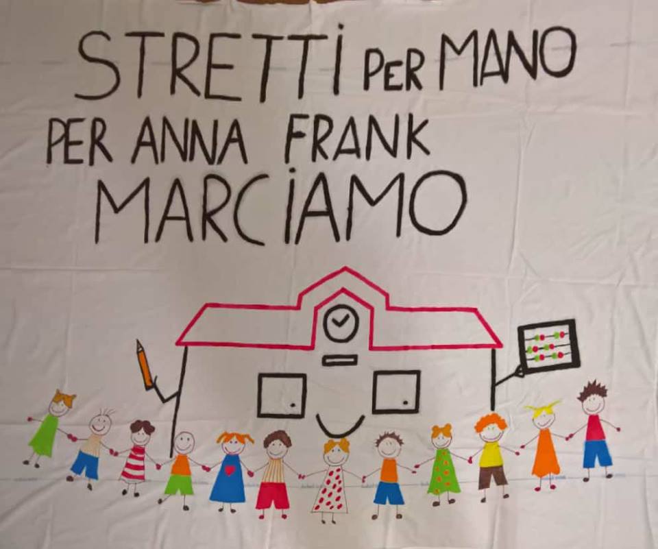 In cammino pacifico per la nuova scuola Anna Frank