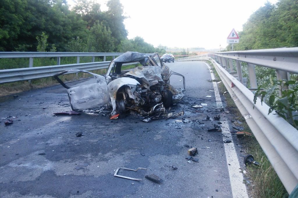 Auto-camion: scontro mortale a Turate. Auto in fiamme