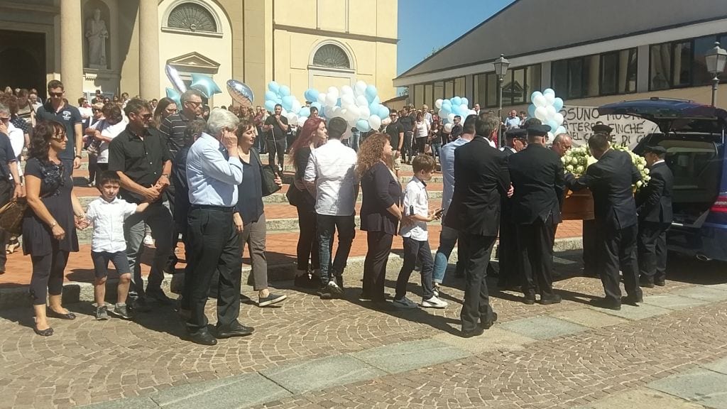 Addio Fedrik: Gerenzano si ferma per il funerale del 19enne