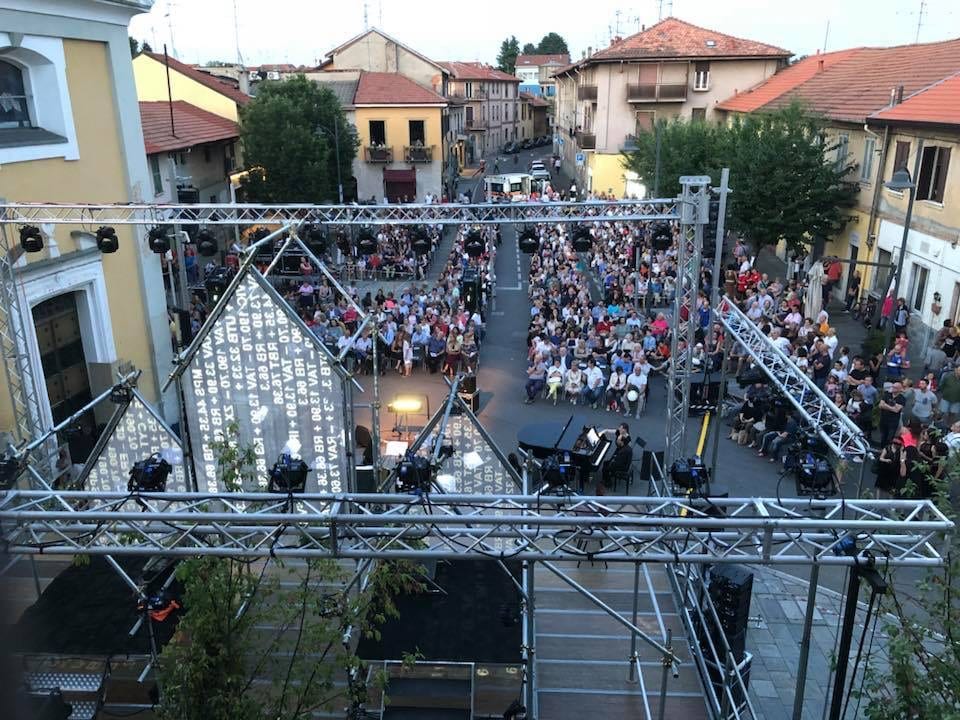 Tosca in piazza a Cesate, un successone