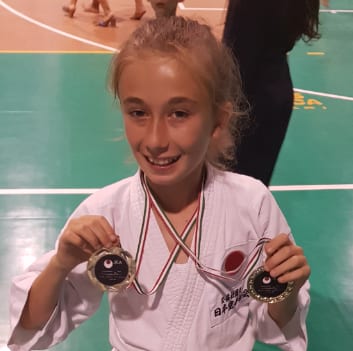 Karate, doppia medaglia per la campionessa saronnese Alessandra Bossi