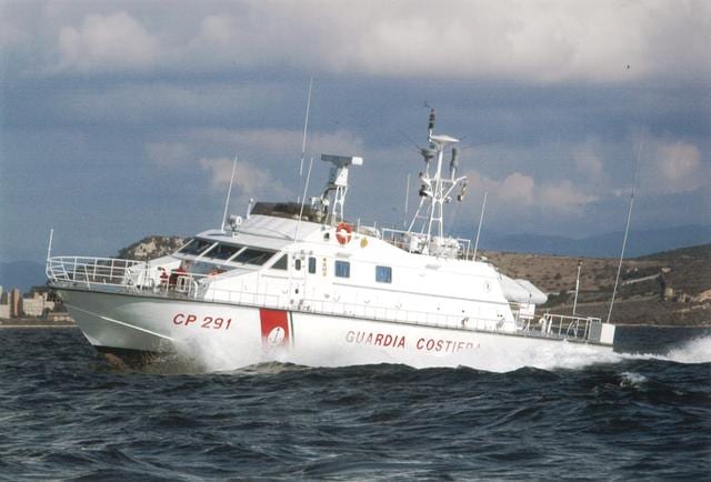 Nove saronnesi naufraghi per sette ore a Lampedusa: salvati dopo l’odissea