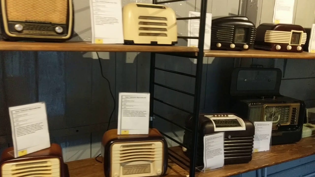 Mils festeggia vent’anni con 100 radio storiche e 3 rotabili d’epoca