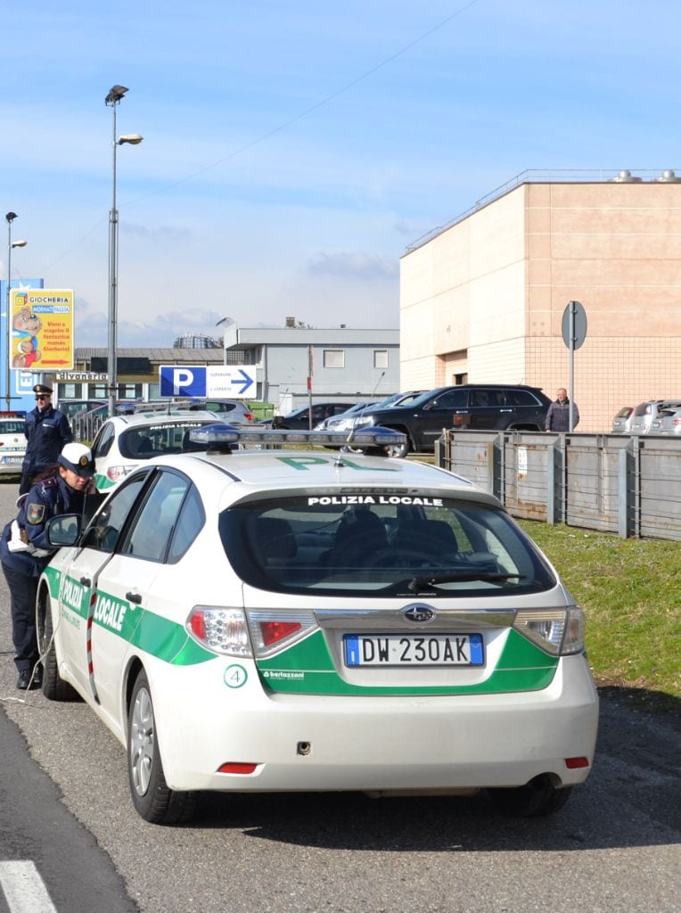 Scontro auto-moto sulla Monza-Saronno: due giovani feriti