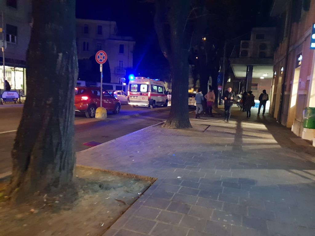 Ambulanza alla stazione di “Saronno centro”: intossicazione etilica