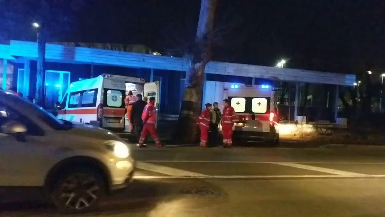 Spray urticante al Sushi club: ambulanze per 17 intossicati