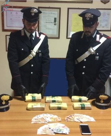 Colpo grosso dei carabinieri: arrestato napoletano sull’ex Varesina con 3 chili di eroina