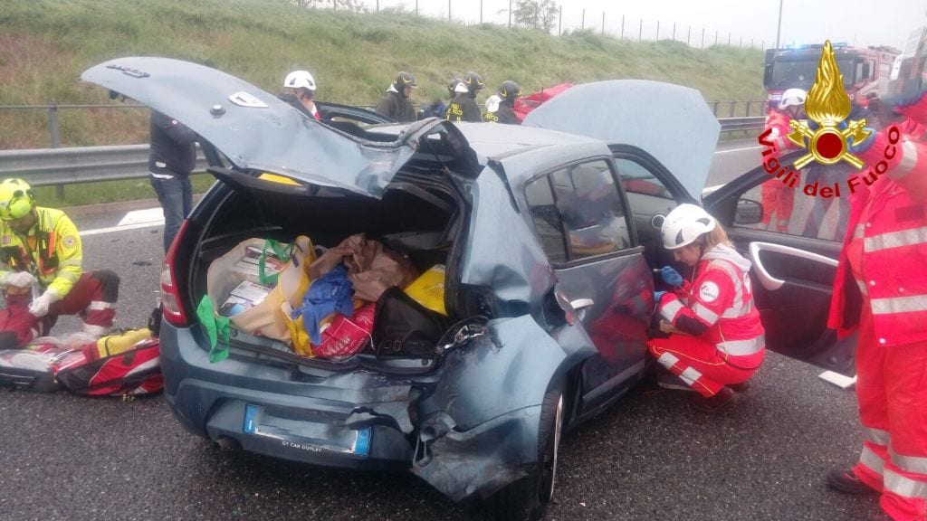 Due auto “schiacciate” in A9: 4 feriti e lunghe code tra Saronno e Uboldo
