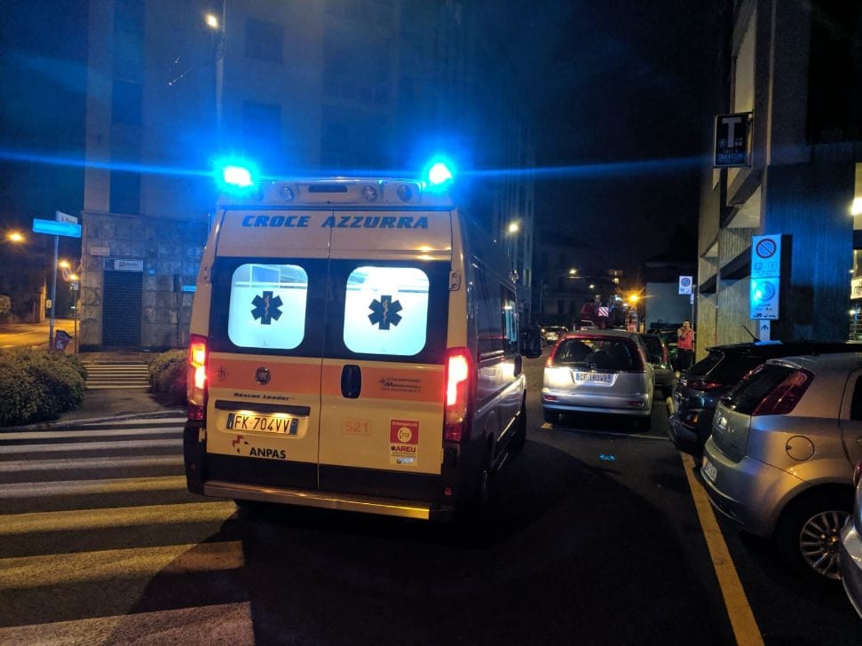 Malore nel retrostazione, arriva l’ambulanza