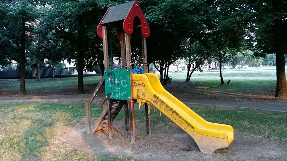 Giochi nei parchi pubblici: al via la sostituzione