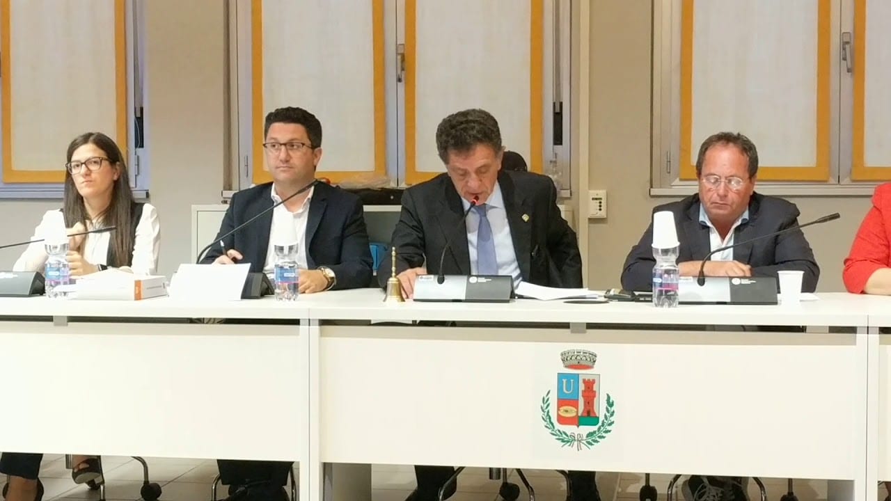 Uboldo, primo consiglio comunale Clerici cita Alda Merini ed Enzo Biagi. Video del discorso e tutte le foto