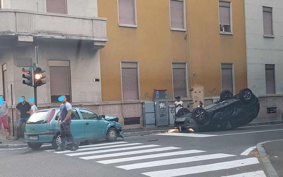 Botto in via Volonterio a Saronno: Duster ribaltata e tre feriti