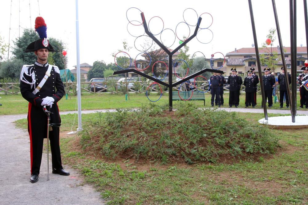 Origgio dedica un arboreto e un monumento ai caduti di Nassirya: foto