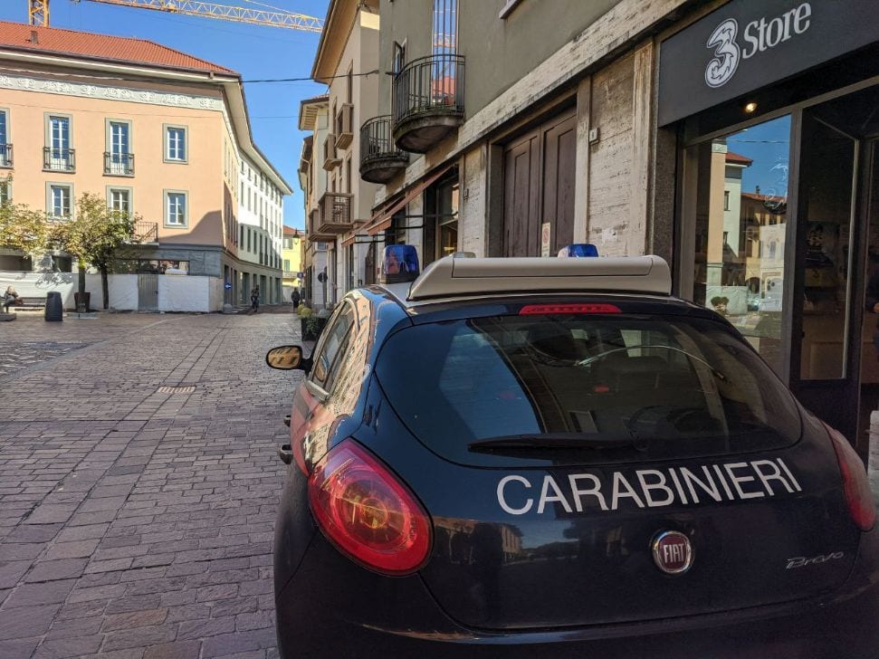 Cade ubriaco, i carabinieri scoprono che è un truffatore ricercato: arrestato