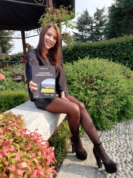 Gerenzano, la majorette diventa scrittrice: uscito il primo libro di Cristina Fenzi