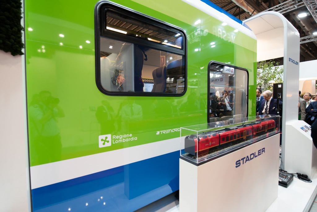 Nuovi treni diesel-elettrici, Fnm e Stadler presentano mock-up