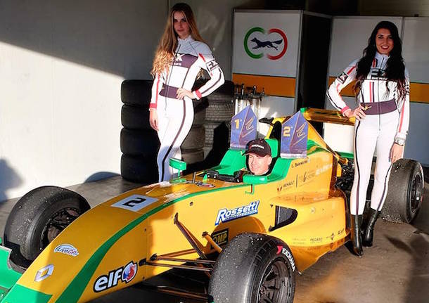 Il saronnese Balestrini ha vinto il campionato di Formula Renault. E’ campione italiano