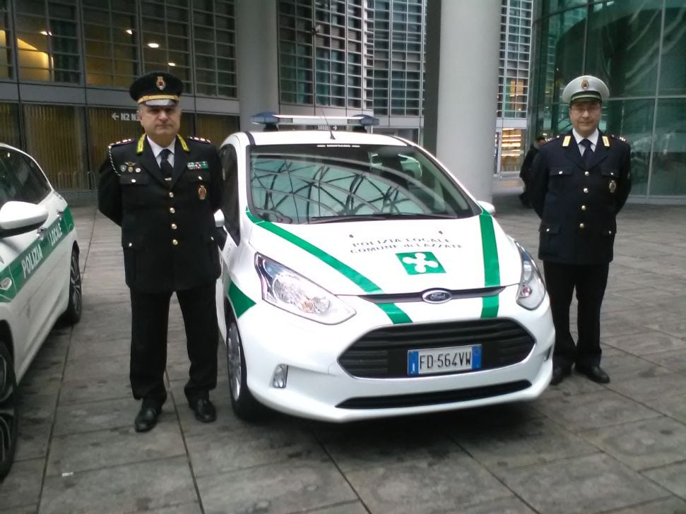 La Polizia Locale di Lazzate premiata in Regione Lombardia con Staffelli di Striscia
