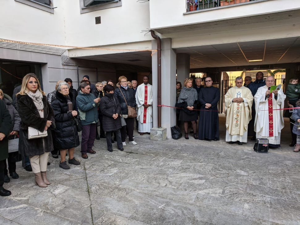 Aperta la mostra dei presepi del Padre Monti: foto e video