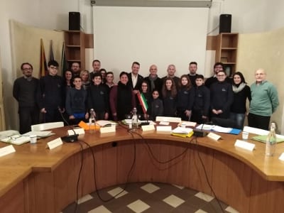 Ceriano Laghetto: il sindaco junior Viola Bunetti in fascia tricolore