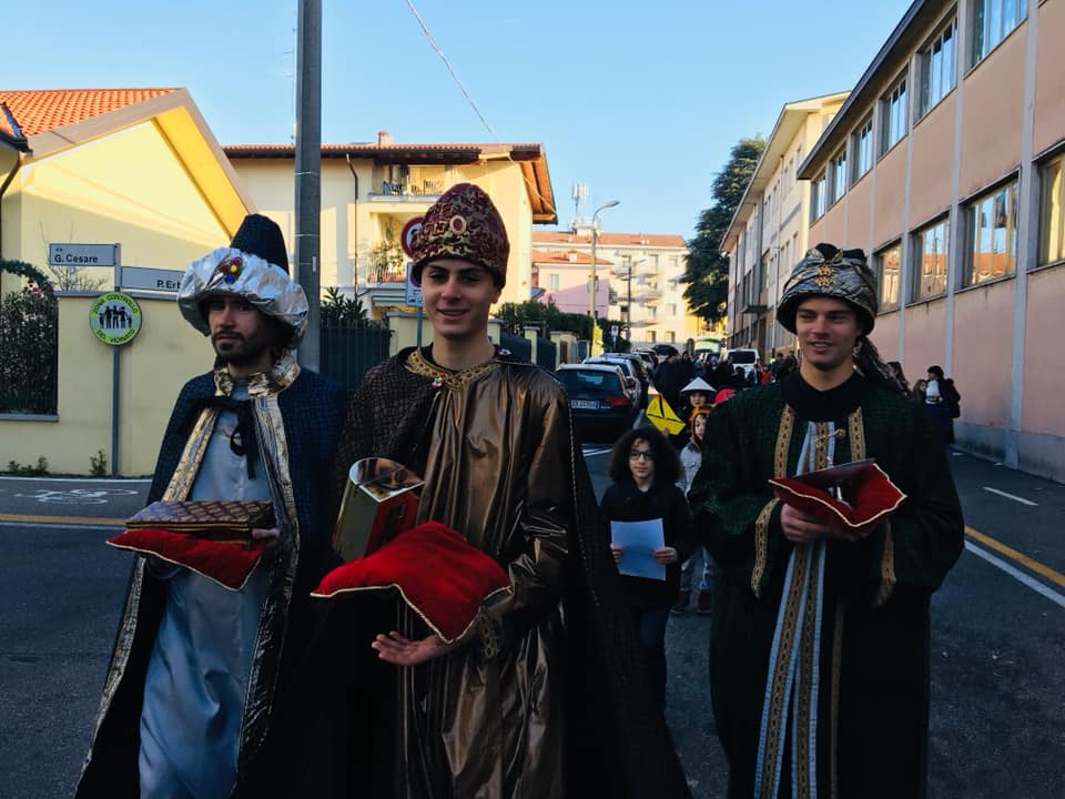 Processione dei re Magi multi-etnica a Cislago