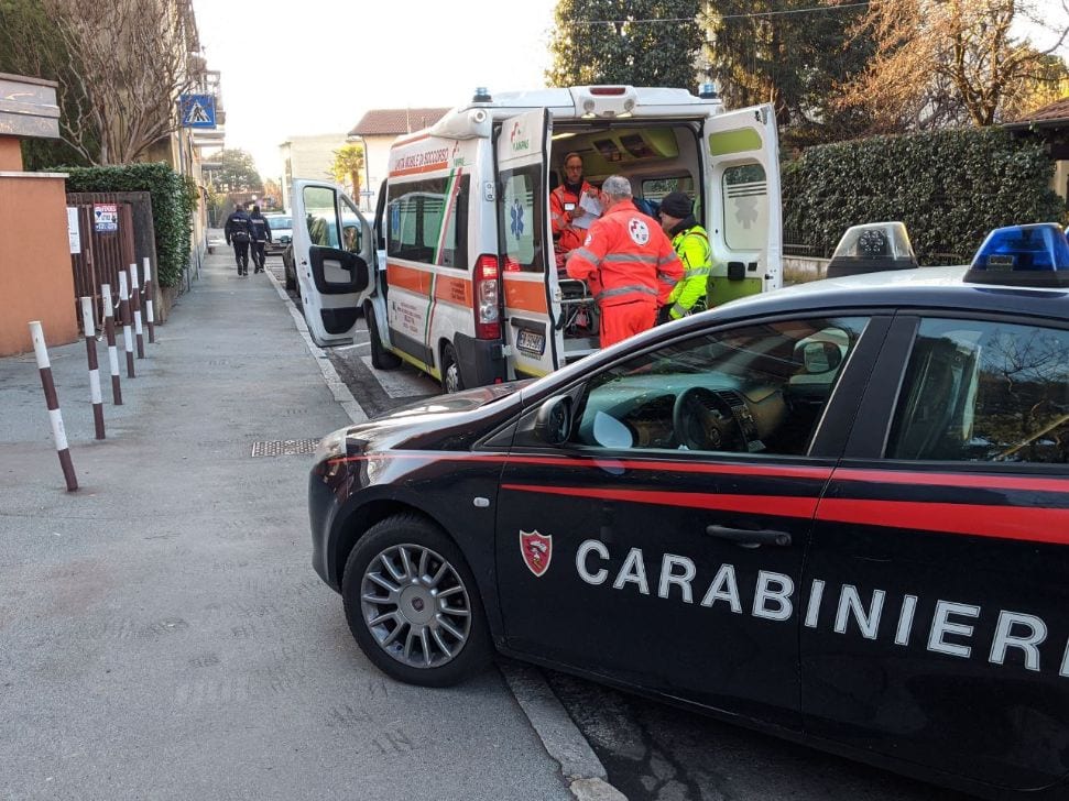 Origgio, tamponamento in via Cavour: ragazza ferita