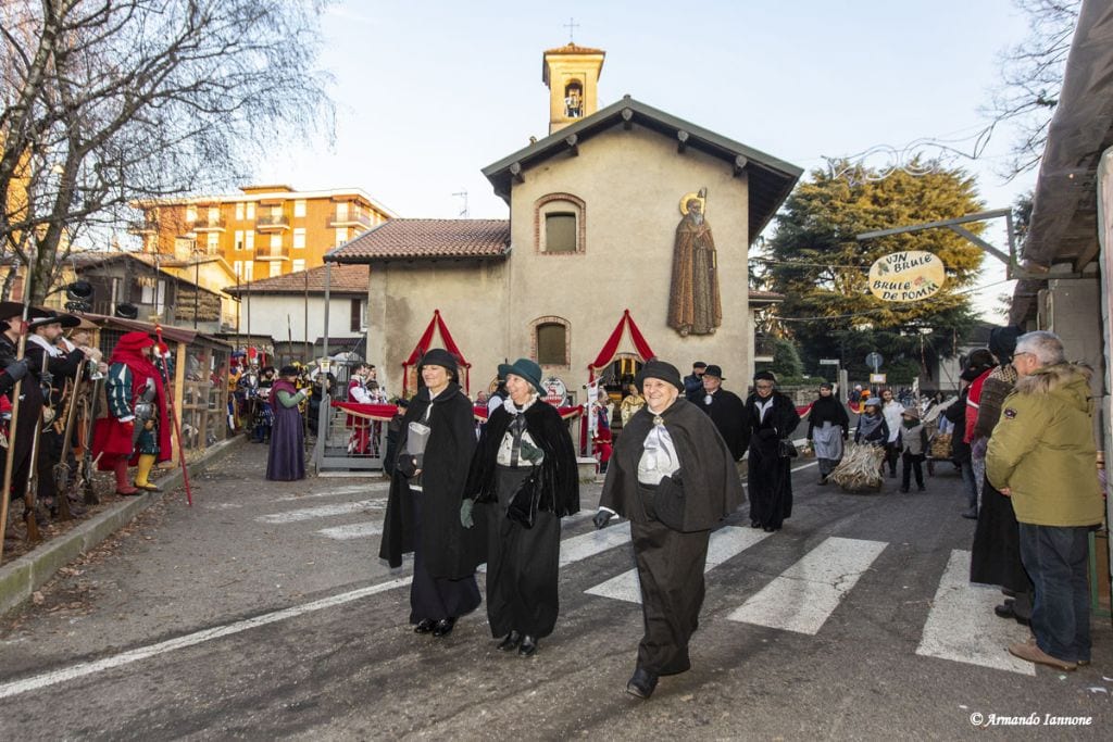 Sant’Antonio a Saronno: il Gruppo storico salva metà festa. Restano benedizione auto e animali
