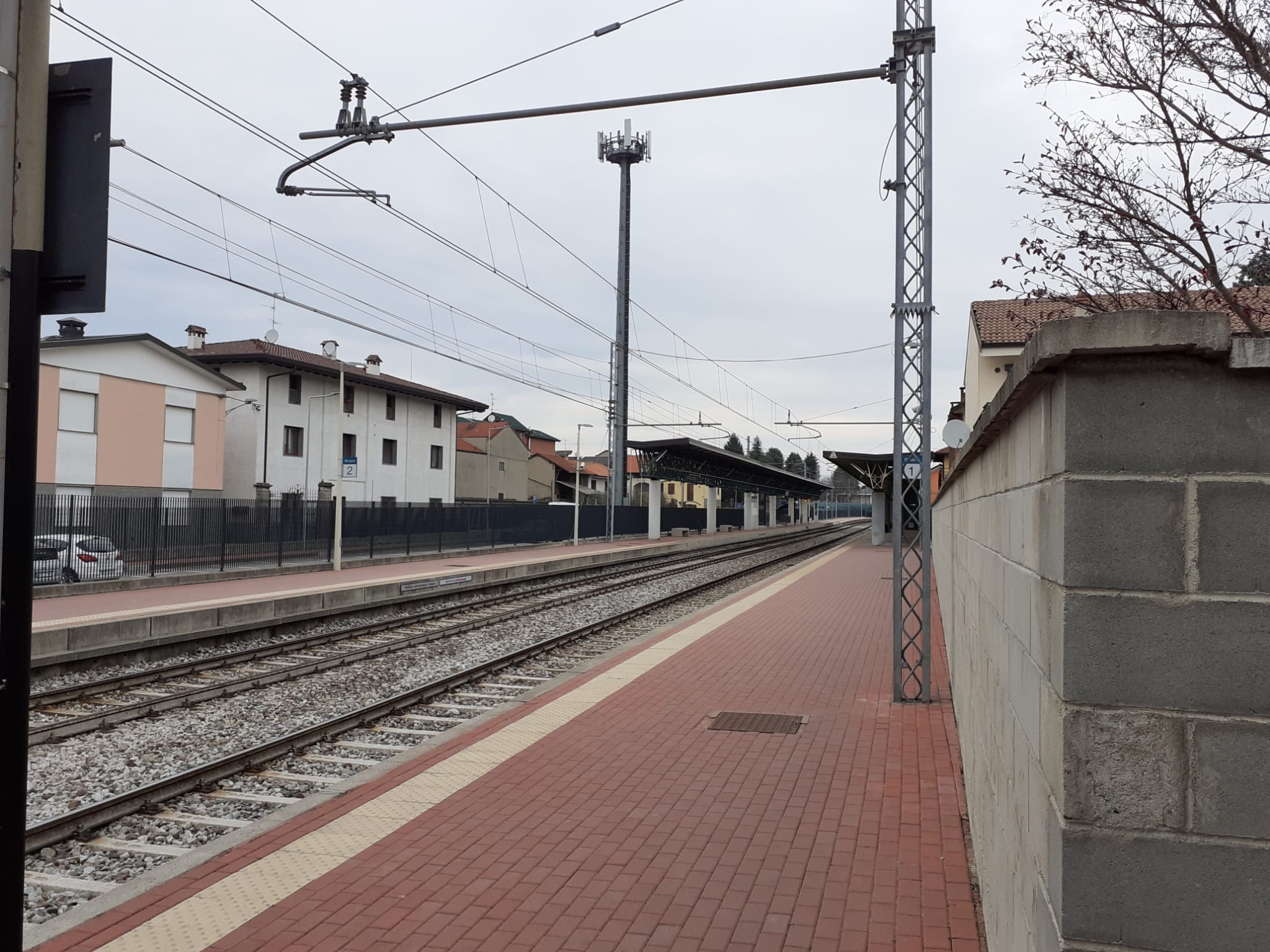 Malore in stazione a Lomazzo: troppo alcol