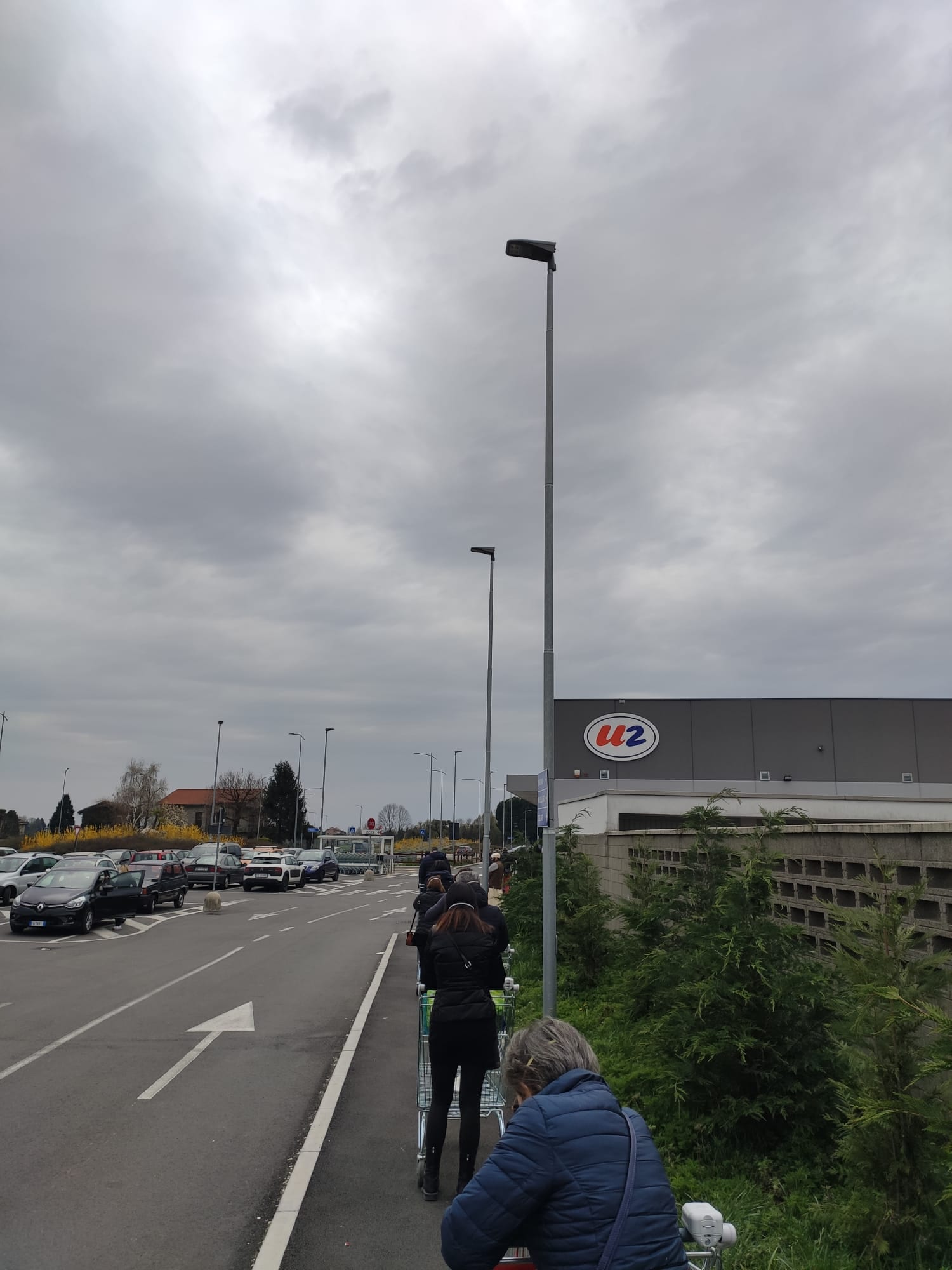 Rovello-Saronno: truffa delle monetine nel parking del supermercato U2
