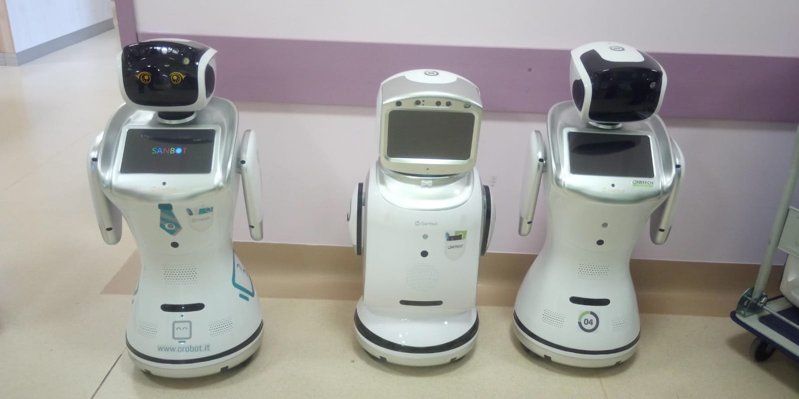 Coronavirus, in corsia all’ospedale di Varese anche sei robot