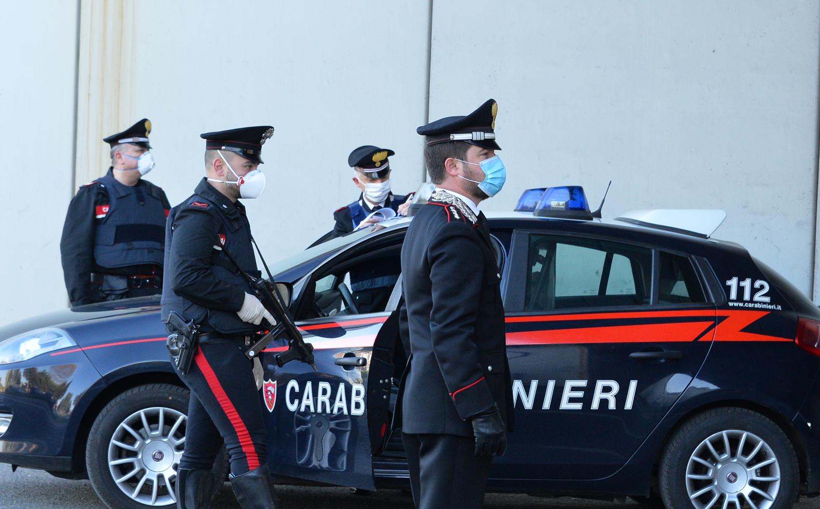 Coronavirus, controlli dei carabinieri tra Saronno e Gerenzano contro chi “non resta a casa”